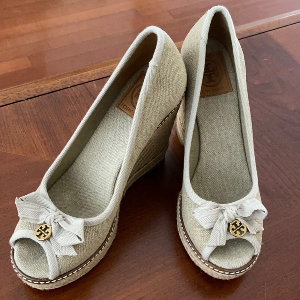 Tory Burch Size 7B Wedge Sandals Peep Toe